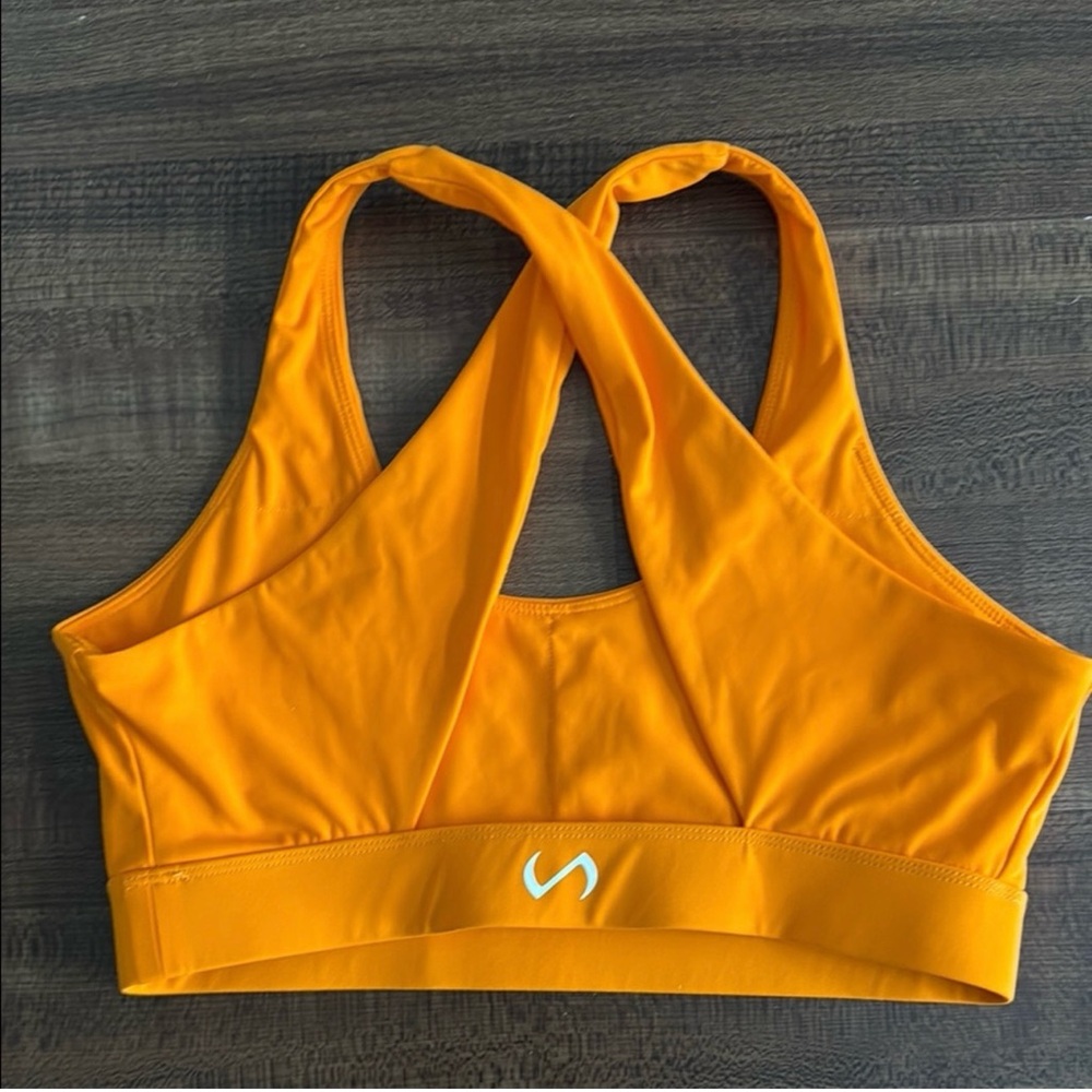 HYPER POWER HIGH WASTED SHORTS & SPORTS BRA SET - Picture 3 of 4